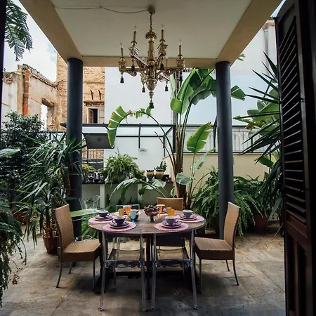 Alojamento de Acomodação e Pequeno-almoço Atmosfere Puniche 4*